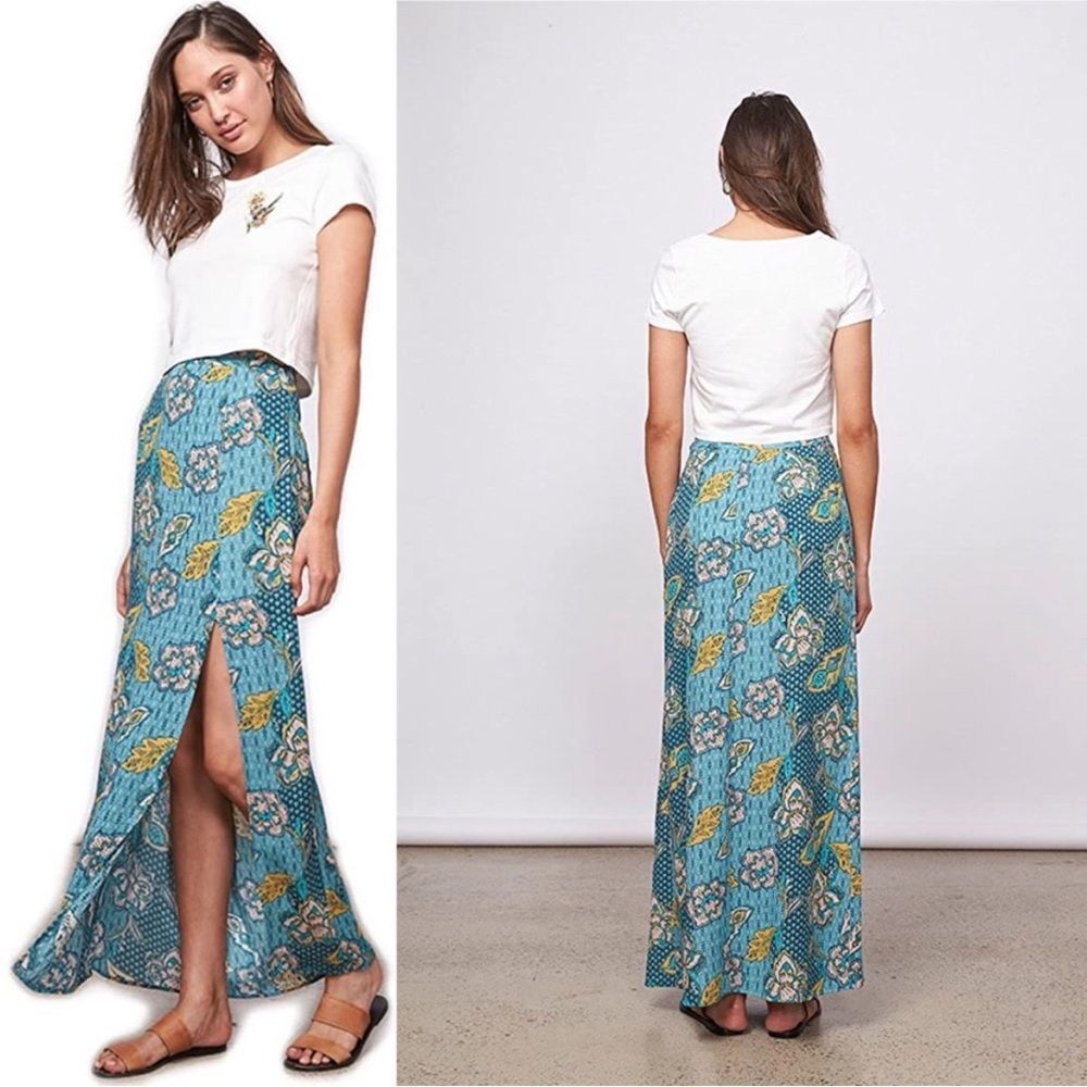 MINKPINK Turquoise Floral Slit Maxi Skirt size M‎